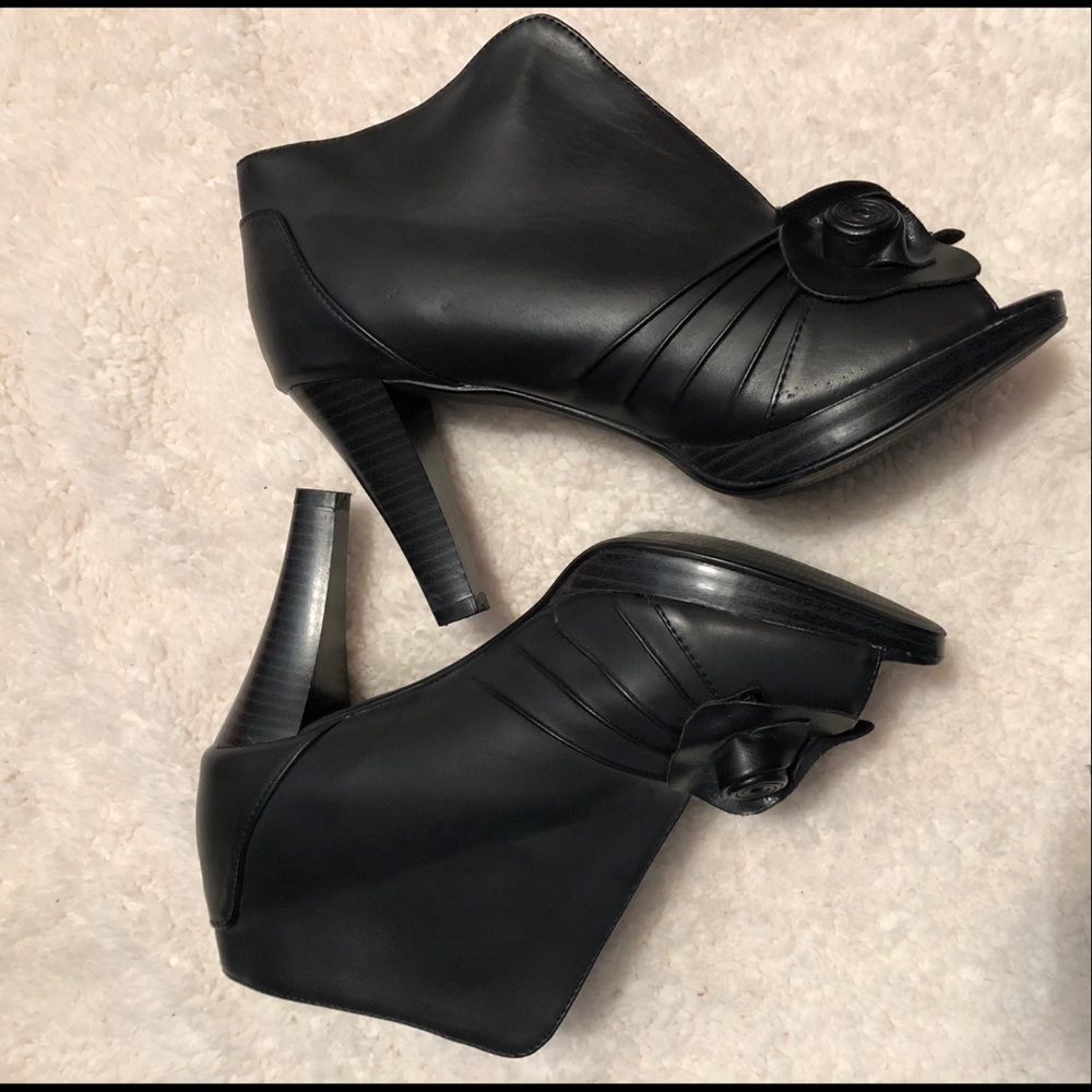 Black Heeled Boots 9 1/2 M